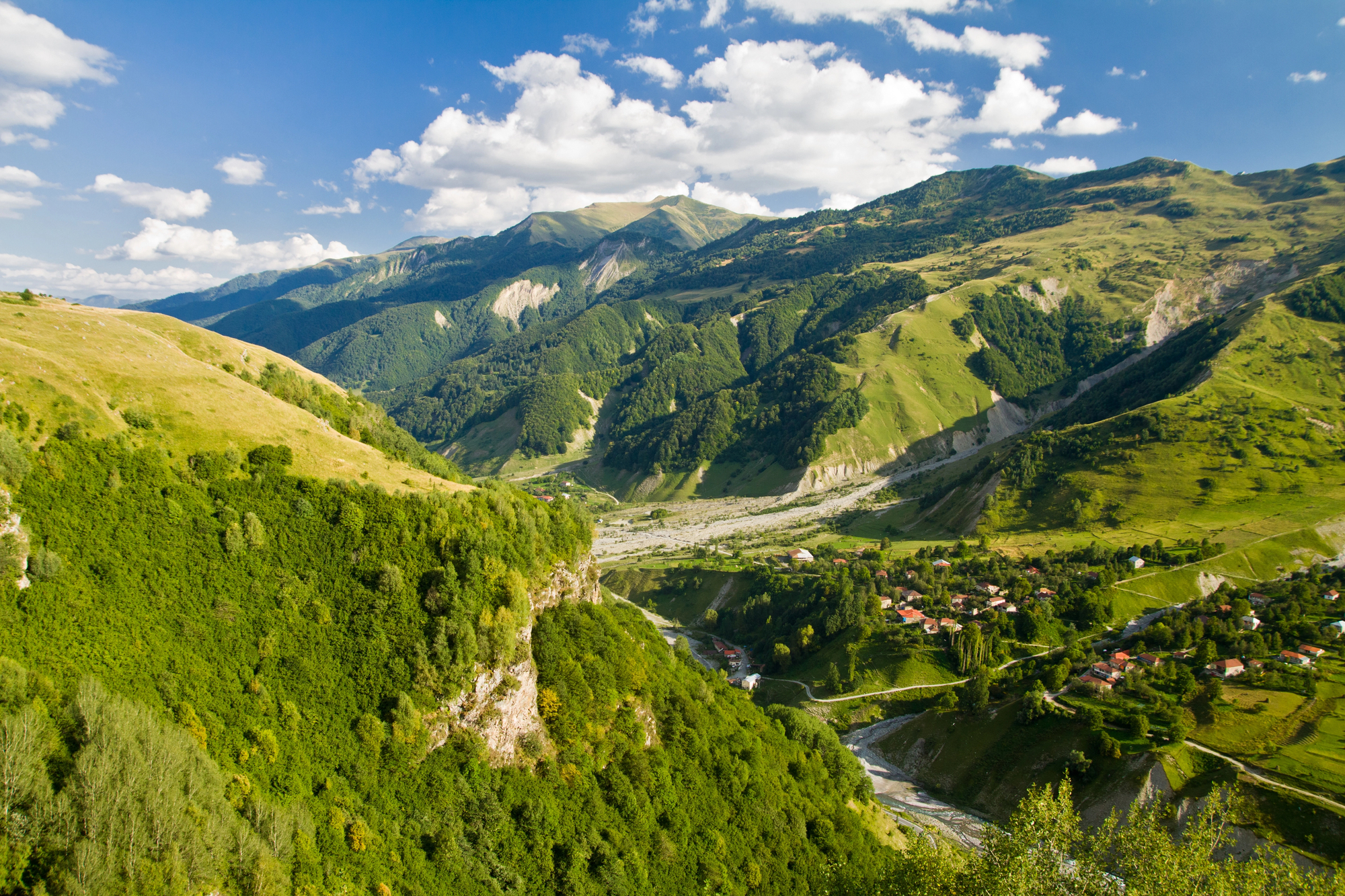 Автобусная экскурсия «Хучни и экраноплан Лунь» со скидкой 20%