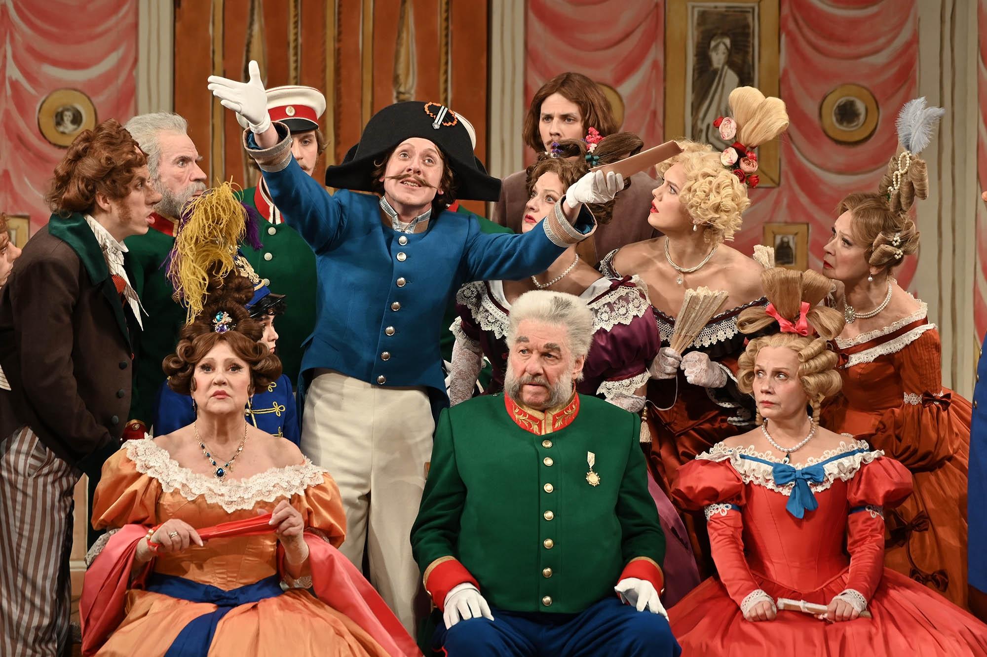 Фокин поставил нового «Ревизора» в Александринке: рецензия