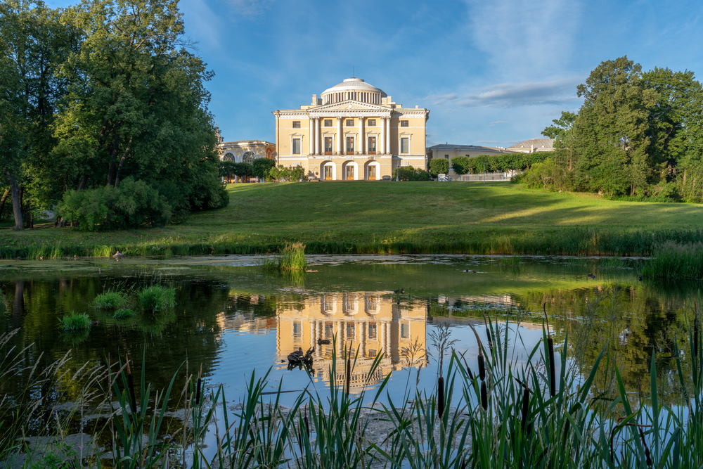 Какие пригородные парки Петербурга можно посетить бесплатно до начала туристического сезона