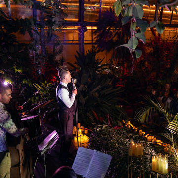 Концерт при свечах «Джаз. Frank Sinatra» в Оранжерее Таврического сада Концерт при свечах «Джаз. Frank Sinatra» в Оранжерее Таврического сада со скидкой 35%