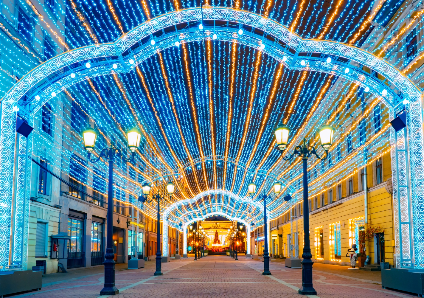 Автобусная экскурсия «Новогодняя история» с посещением Музея-квартиры «Коммуналка» и фотосессией с Дедом Морозом со скидкой до 44%