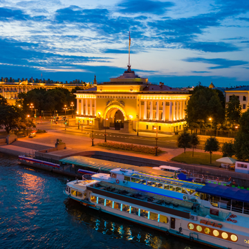 Вечерние и ночные прогулки на теплоходе со скидками до 72%
