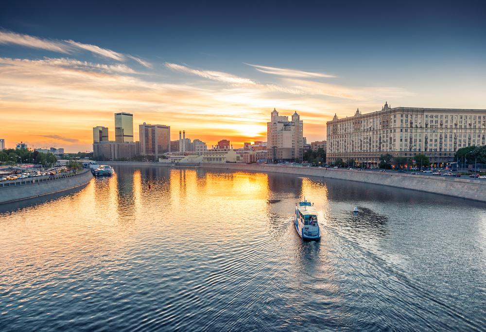 Где купить билет на речную прогулку по Москве за 99 ₽