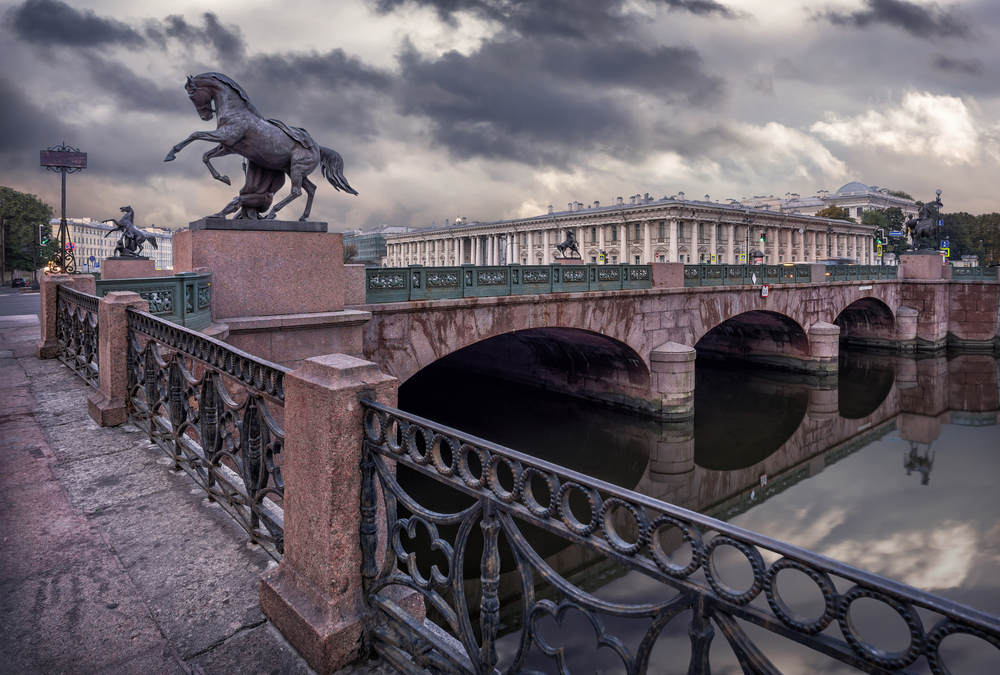 Пешеходная экскурсия «От мифов к истории – удивительные истории Петербурга»