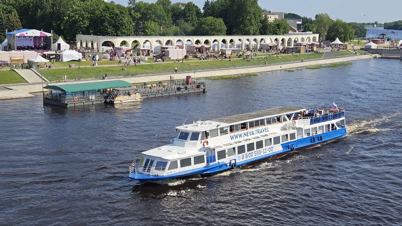 Речная прогулка с обзорной экскурсией «Новгород Великий» Речная прогулка с обзорной экскурсией «Новгород Великий» со скидкой до 20%