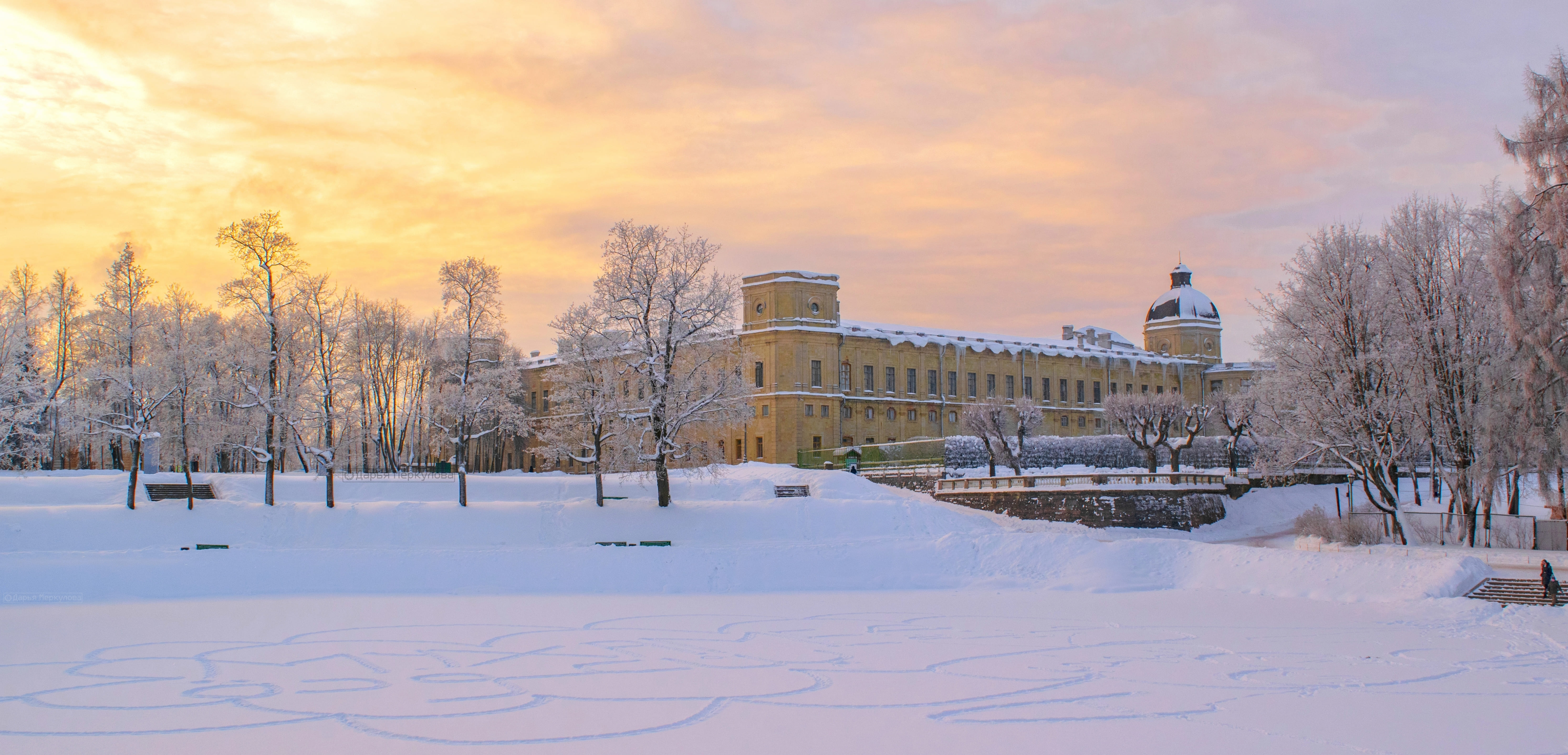 Экскурсия «Гатчина. Два дворца: Большой и Приоратский» со скидкой до 65%